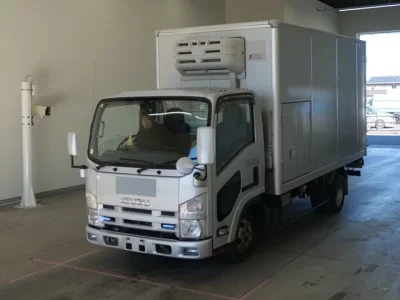 Isuzu ELF  с аукциона в Японии