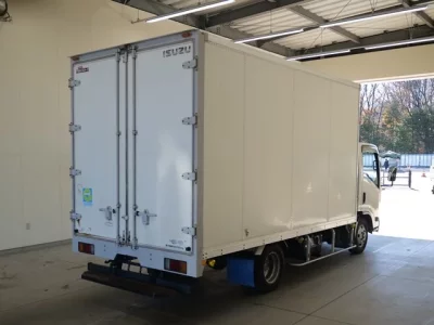 Isuzu ELF  с аукциона в Японии