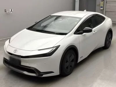 Toyota PRIUS  с аукциона в Японии