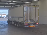 Nissan QUON лот № 4390 оценка 3  с аукциона в Японии 1