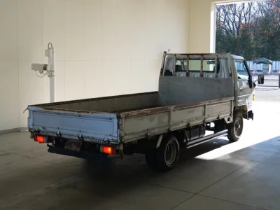 Toyota DYNA  с аукциона в Японии