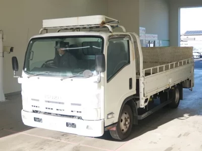 Isuzu ELF  с аукциона в Японии