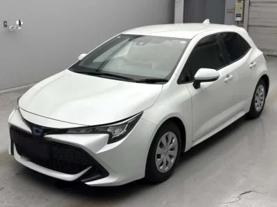 Toyota COROLLA SPORT  с аукциона в Японии