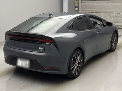 Toyota PRIUS  с аукциона в Японии