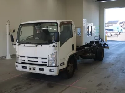 Isuzu ELF  с аукциона в Японии