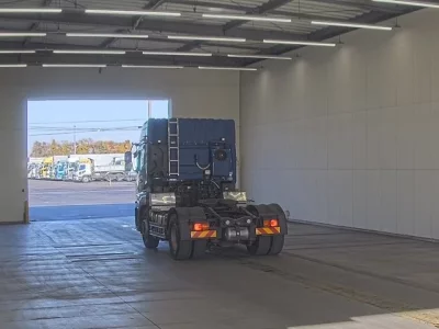 Nissan QUON  с аукциона в Японии