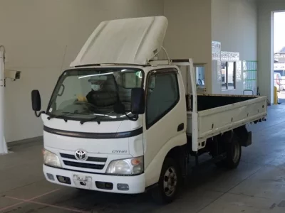 Toyota DYNA  с аукциона в Японии