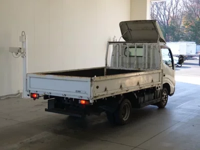 Toyota DYNA  с аукциона в Японии