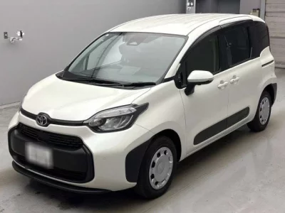 Toyota SIENTA  с аукциона в Японии