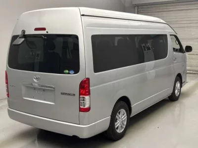 Toyota HIACE  с аукциона в Японии