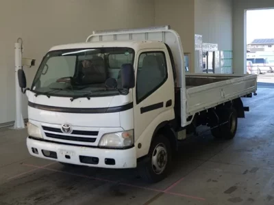 Toyota DYNA  с аукциона в Японии