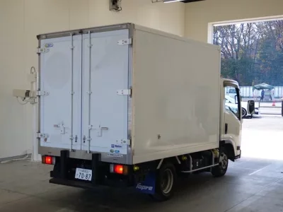 Isuzu ELF  с аукциона в Японии