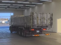 Nissan QUON лот № 4518 оценка 3  с аукциона в Японии 1