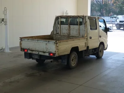 Toyota DYNA  с аукциона в Японии