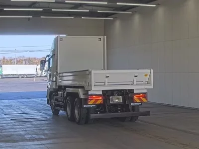 Mitsubishi SUPER GREAT  с аукциона в Японии