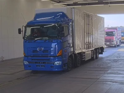 Hino TRUCK