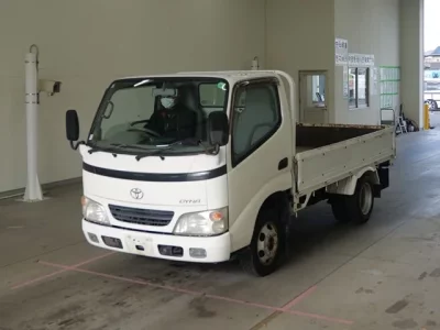 Toyota DYNA  с аукциона в Японии