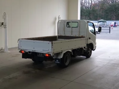 Toyota DYNA  с аукциона в Японии