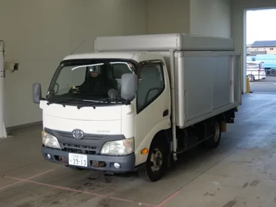 Toyota DYNA  с аукциона в Японии