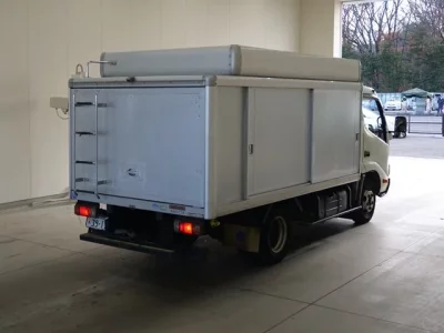Toyota DYNA  с аукциона в Японии
