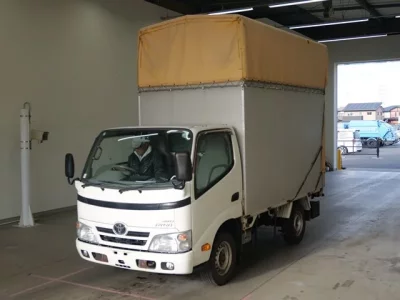 Toyota DYNA  с аукциона в Японии