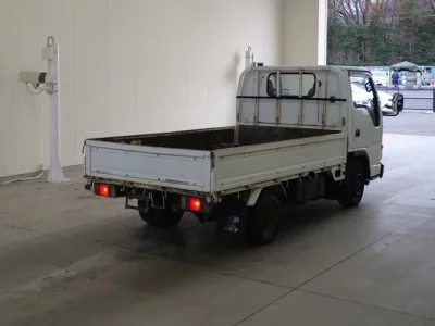 Isuzu ELF  с аукциона в Японии