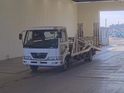 Nissan TRUCK  с аукциона в Японии