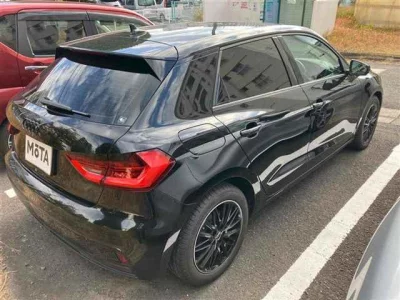 Audi A1  с аукциона в Японии