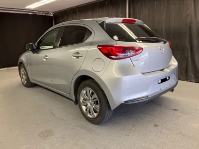 Mazda MAZDA2  с аукциона в Японии