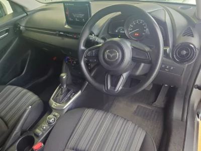 Mazda MAZDA2  с аукциона в Японии