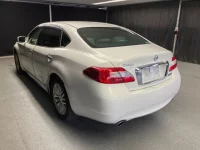 Nissan CIMA лот № 1172 оценка 3  с аукциона в Японии 1