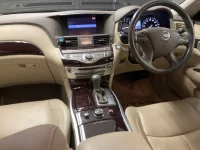 Nissan CIMA лот № 1172 оценка 3  с аукциона в Японии 3