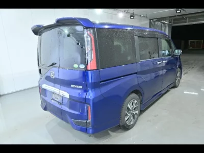 Honda STEP WAGON  с аукциона в Японии