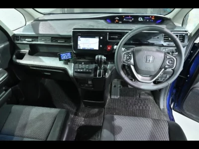 Honda STEP WAGON  с аукциона в Японии