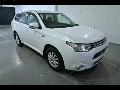 Mitsubishi OUTLANDER PHEV  с аукциона в Японии