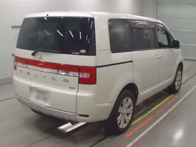 Mitsubishi DELICA D5