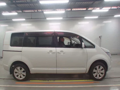 Mitsubishi DELICA D5