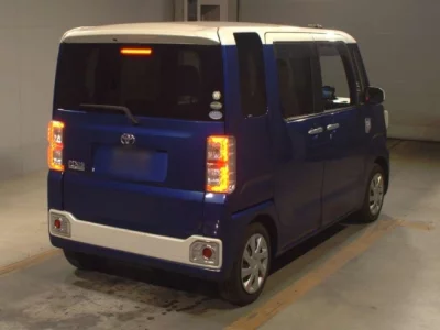 Toyota PIXIS MEGA  с аукциона в Японии