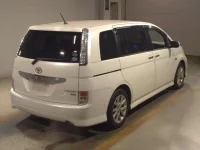 Toyota ISIS лот № 4215 оценка 4  с аукциона в Японии 1