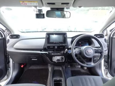 Toyota AQUA  с аукциона в Японии