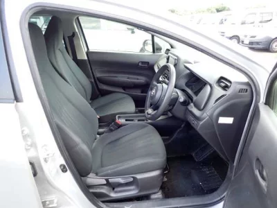 Toyota AQUA  с аукциона в Японии