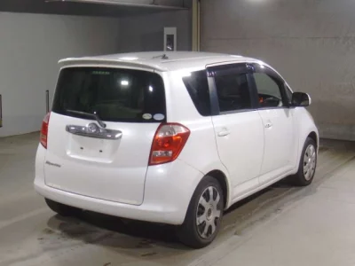 Toyota RACTIS  с аукциона в Японии