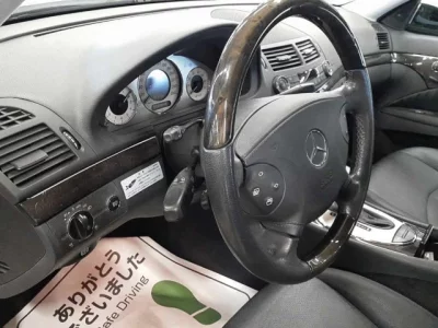 Mercedes-Benz E CLASS  с аукциона в Японии