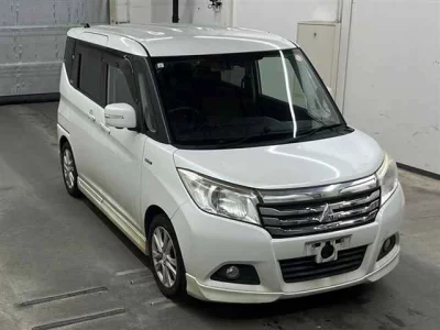 Mitsubishi DELICA D2