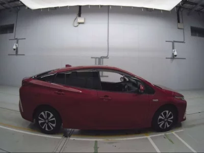 Toyota PRIUS PHV  с аукциона в Японии