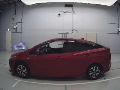 Toyota PRIUS PHV  с аукциона в Японии