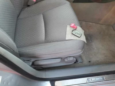 Toyota CROWN  с аукциона в Японии