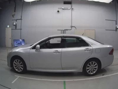 Toyota CROWN  с аукциона в Японии