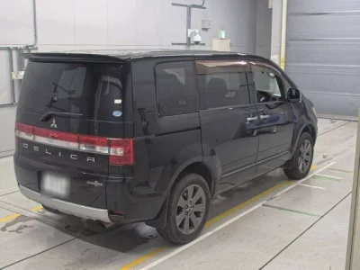 Mitsubishi DELICA D5