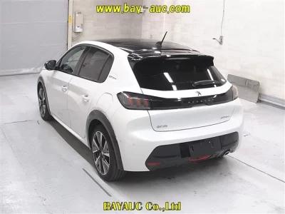 Peugeot 208  с аукциона в Японии